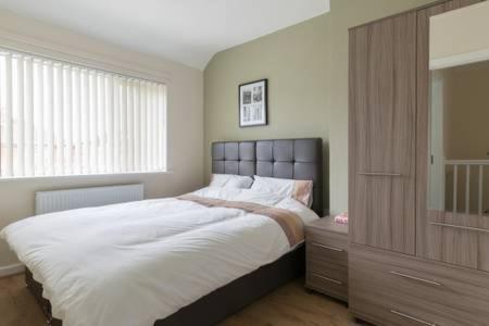 Solihull/NEC/Airport 3 BR Semi-detached House Birmingham Exterior foto